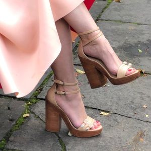 Chunky heel by Zara Trafaluc. Neutral color. Great condition!